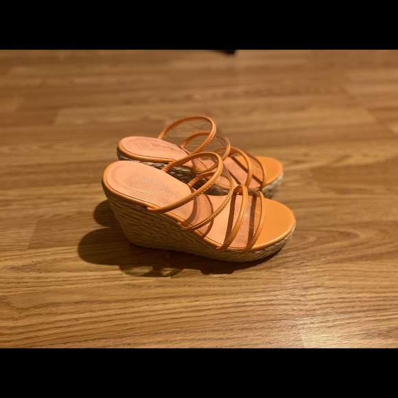 Womens shoes - Picture 4 of 4